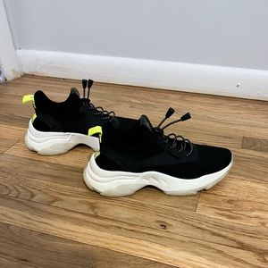 Steve Madden slip on sneakers